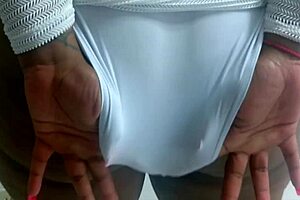 Nutting on that bubble butt while it twerks.