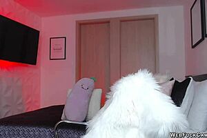 Stripper webcam babe Violet Starr has sex with ophone