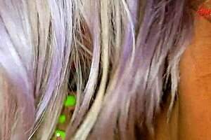 Stepmom Knows How To Make It Nice In The Bedroom