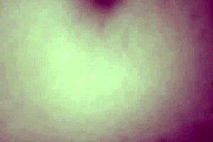 reventandole el culo a la hermana mientras los padres no estan