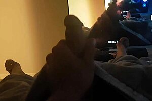 Big cock young 18+ hung looking for bisexual fun.