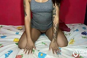 Namoradinha virtual - putinha quer ser bancada e pede porra na boquinha joi with latina, sex, tight pussy, cum, brunette, jerk off instructions, tight, babe, cute, amateurs