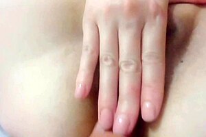 Arianna Intensely Orgasms from Dildo in Pussy Closeup