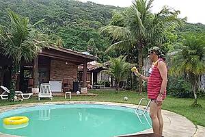 Branca de Neve Fucks in the Mansion!