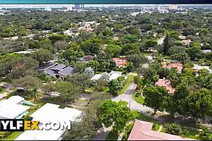 mellanie monroe motivates her student with her big ass