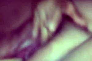 偷看胖墨西哥老婆独自自慰