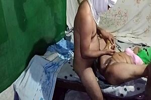 उत्तर भारतीय पति पत्नी की चुदाई वीडियो देखो. पति पत्नी की जोरदार चुदाई।