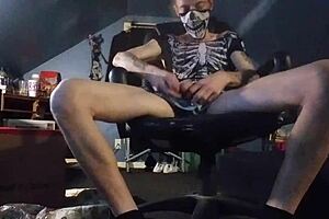 Whitecockolate Shemale Fingered and Masturbated by Maledom