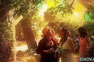 Ash Hollywood explores rimming with a naughty California slut in wild action