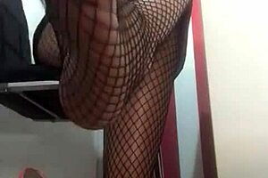 dominalucia hypnotizes slaves with findom on webcam?