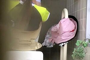 uhh, i think this japanese toilet vid part 2 gonna be real weird n wild