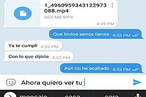 Infiel descubierta le toca mostrarse y baila en la ducha