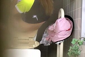 uhh, i think this japanese toilet vid part 2 gonna be real weird n wild