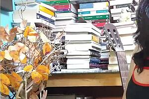 I givs a grate blowjob as a yung universitee student lookin for a job