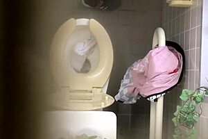 Asian toilet voyeurism: Part 2