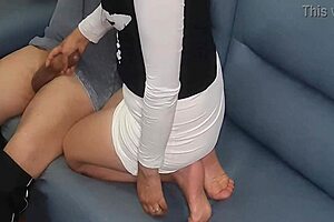 Peruvian milf gives oral to friend while husband is at work