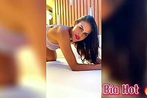 Vou ficar peladinha para você meu safado with big ass in lingerie 😘