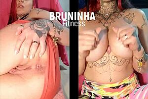 Athletic Babe Fingers Ass And Shows Big Tits On Split Screen