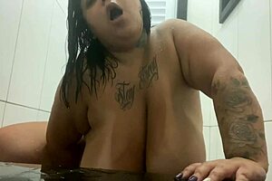 quick bathroom encounter with mary jhuana in a latina reality setting