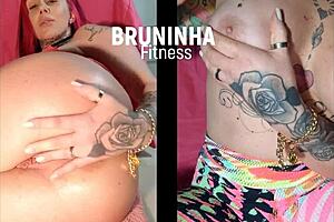 Athletic Babe Fingers Ass And Shows Big Tits On Split Screen