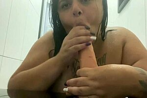 quick bathroom encounter with mary jhuana in a latina reality setting