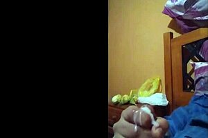 Solo amateur crafts a steamy cumshot compilation at home
