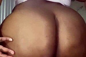 Missrealox rides the dildo, squirting cum from her big ass