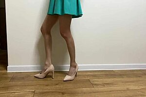 Amazing Feet Fetish Heels Legs Upskirt!