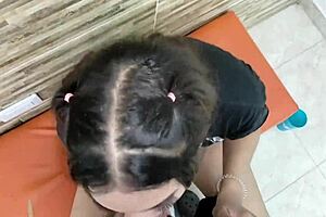 ¿por qué la madrastra mayor le chupa la polla enorme a su hijastro? madrastra madura latina de tetas pequeñas quiere la leche de su hijastro en su boca - porno en español