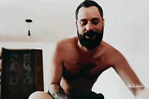 Mario licks girlfriend's hairy pussy early morning