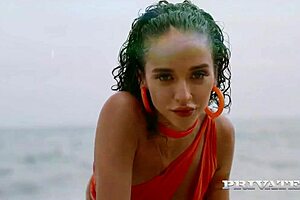 i'm geishakyd, curly haired, getting off on hard cockk