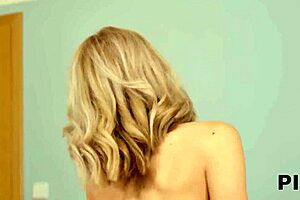 Does the girlfriend feel annoyed during bareback sex in pie4k?