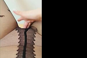 This Homemade Video Shows Squirting Orgasm Through Pantyhose in Public Outdoors