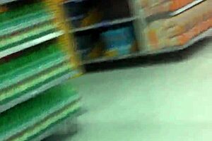 Babe Flashes Ass in Jeans During Public Outdoor Upshorts Video