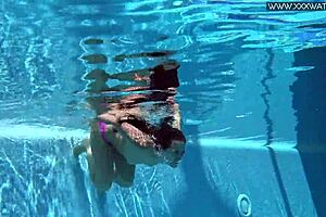 Jessica Lincoln as the Hottest Underwater Girl in Bikini