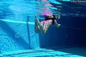 Jessica Lincoln as the Hottest Underwater Girl in Bikini