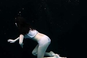 andrejka getting wild swimming naked in the pool 🏊‍♀️