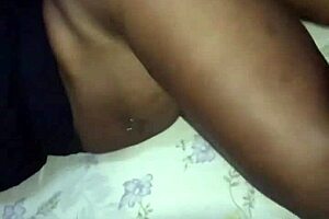 Fudendo o cu da preta geladinho