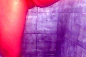 The young neighbor sent a video of her big ass in the bath 😘