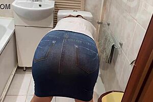 milf shows her ass for anal doggy when husband is away