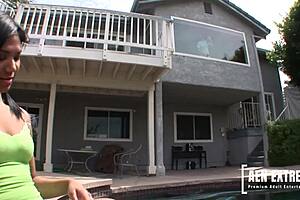 Latina Emy Reyes catches neighbor jerking off, helps finish the job 😉