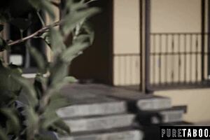 Babysitter hooks up with older guy for deepthroat 😏