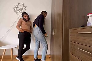 زوجة الأب، أستحق أن تفعلي هذا في الخزانة