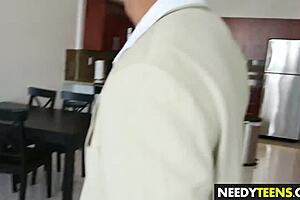 Pawg teen Riley Reynolds gets slammed 💥