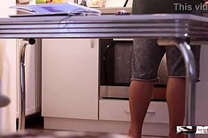 Quick fuck before dinner, amateur homemade style