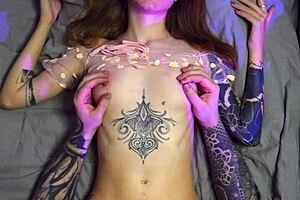 Gentle pussy licking for mobile view - sunako kirishiki