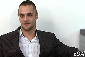 Гей-пара ныряет в сырой безрезервативный секс сегодня