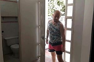 Latina gets fucked and cumshot on face at home