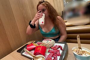 Parei para comer e ela queria fuder - Trix Mendes 😏