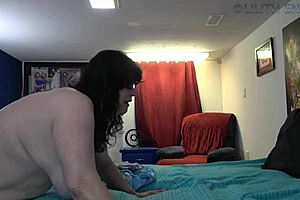 Caught in Virtual Affair: Overweight mom has eye opener
